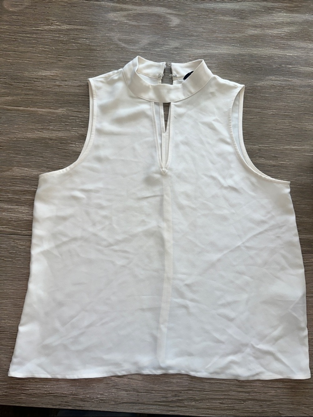 Banana Republic White Sleeveless Mock Neck Keyhole Blouse